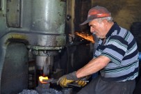 DEMIRCILIK - Tükenmeye Yüz Tutan Meslek 'Demircilik'