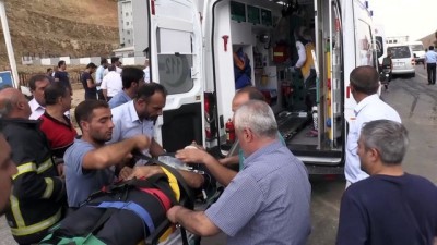 Bitlis'te İki Kamyonet Çarpıştı Açıklaması 4 Yaralı