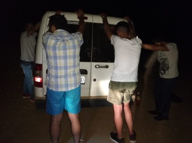 Datça'da 23 Kaçak Ve 4 Organizatör Yakalandı
