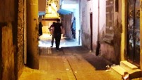 Diyarbakır'da Ev Baskını Açıklaması 2 Yaralı