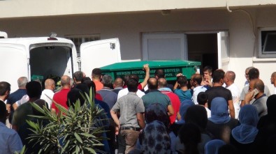 Mersin'deki Aile Faciasının Kurbanları Toprağa Verildi