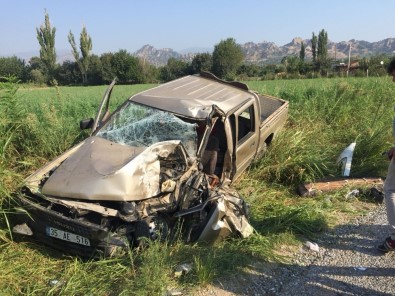 Nazilli'de Trafik Kazası; 3 Yaralı
