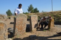 Osmanlı Dönemine Ait Mezar Taşları İncelendi Haberi