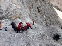 GENELKURMAY BAŞKANLıĞı - Nefes Kesen Operasyonla Kurtarılan Paraşütçü Dağa Böyle Çakılmış