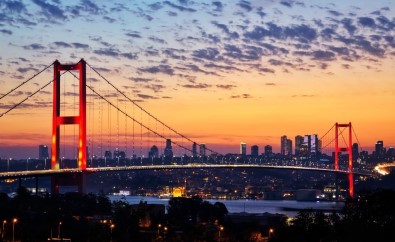 'Şehrin Işıkları' 6'Ncı Kez Başladı