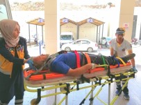 NEVZAT KORKMAZ - Tıra Çarpan Bisiklet Sürücüsü Yaralandı