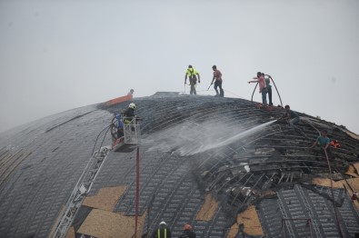 Avrupa'nın En İyisi Uzay Temalı Merkezinde Korkutan Yangın