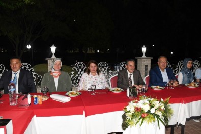 Vali Kalkancı'dan Görev Yeri Değişen Kaymakamlara Veda Yemeği