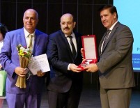 YÜKSEKÖĞRETIM KURULU - YÖK Başkanı Saraç'a Türk Fizik Derneği Özel Onur Ödülü