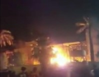 DEVLET TELEVİZYONU - Basra'da Göstericiler Siyasi Parti Ve Kamu Binalarını Ateşe Verdi