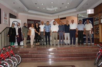 Elazığ'da Öğrencilere Bisiklet Dağıtıldı