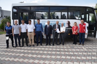 Manisa Büyükşehir'den Kızılay'a Araç Desteği