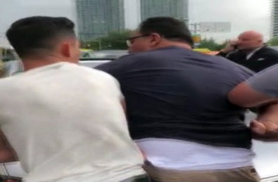 Motosikletlere Çarpan Maganda Böyle Yakalandı