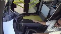 YUSUF UZUN - Otobüsü Durdurup Görme Engelliye Yardım Etti