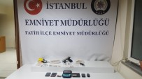 NAYLON POŞET - (Özel) Fatih'te Polisten Yabancı Uyruklu Uyuşturucu Satıcılarına Operasyon