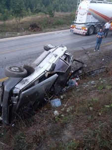Yoldan Çıkan Otomobil Şarampolde Takla Attı Açıklaması 4 Yaralı