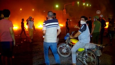 Basra'da İran Başkonsolosluğu Yakıldı