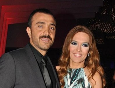 Demet Akalın ile Okan Kurt'un Beykoz'daki evlerine haciz geldi