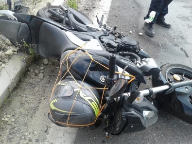Kaskı Kafasına Değil Motora Takan Sürücü Kazada Ağır Yaralandı