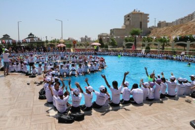 Şanlıurfa'da Yüzme Havuzlarına Yoğun İlgi