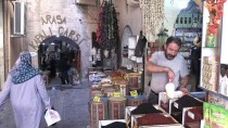 KADIR YıLMAZ - Tarihi Şehrin Baharat Kokan Çarşısı