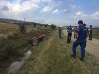 İZZET BAYSAL DEVLET HASTANESI - Traktörle Su Kanalına Uçan 11 Yaşındaki Çocuk Yaşamını Yitirdi