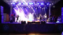 Burcu Güneş, Tekirdağ'da Konser Verdi
