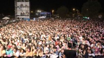 SELDA BAĞCAN - Festivale İlk Gün 20 Bin Kişi Katıldı