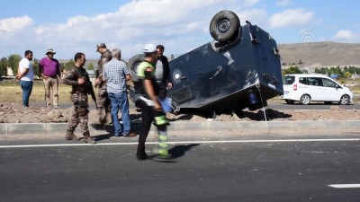 Kars'ta Zırhlı Polis Aracı Devrildi Açıklaması 2 Yaralı