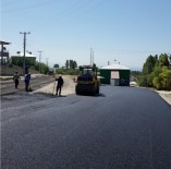 YOL ÇALIŞMASI - Mahalleliler Tozlu Yollardan Kurtuldu