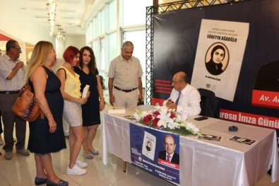 Avukat Çelik, İlk Kadın Avukat Ağaoğlu'nu Anlattığı Kitabını Mersin'de Meslektaşları İçin İmzaladı