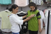 OKUL KIYAFETİ - Okulların Açılacak Olması Esnafı Sevindirdi