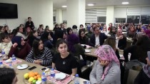 MEHMET KASAPOĞLU - Bakanlar Yeni Yılı Öğrenci Yurdunda Karşıladı