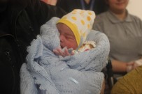 İBRAHİM ASLAN - Hatay'da Yeni Yılın İlk Bebeği Erkek Oldu