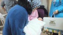 ÇEYREK ALTIN - Mardin'de Yılın İlk Bebeği 'Nilay' Bebek Oldu