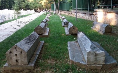 Bursa'da Osmanlı Mezarlıkları Konuşuldu
