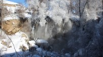 Buz Tutan Sızır Şelalesi Havadan Görüntülendi Haberi