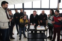 ÇALIŞAN GAZETECİLER GÜNÜ - Gazetecilerden Şahiner'e Sürpriz Doğum Günü Kutlaması