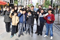 AHMET ÖZKAN - Gençler, Mahallede Film Çekti