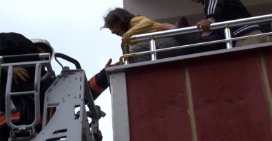 İstanbul'da Korkutan Yangın Açıklaması Mahsur Kalanlar Kurtarıldı