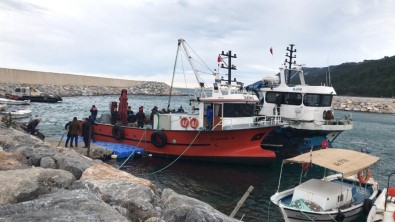 Sinop'ta Tekne Battı Açıklaması 1 Ölü, 1 Kayıp