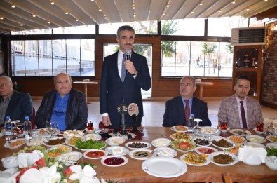 Vali Baruş, Gazetecilerle Bir Araya Geldi