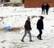 YEŞILÇAM - 19 Yaşındaki Genç Arsada Ölü Bulundu