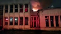 EDIRNEKAPı - Eyüpsultan'da Fabrika Yangını