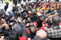 EŞREFPAŞA HASTANESI - İşçilere Müdahalenin Ardından ESHOT Bir Süreliğine Kontak Kapattı