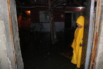 Manisa'da Şiddetli Yağış Su Baskınlarına Neden Oldu