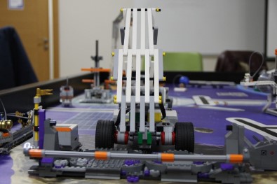 Robotik Ve Kodlama Kulübü Öğrencileri Turnuvaya Hazırlanıyor