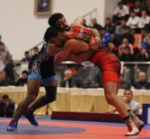 Serbest Güreş Şampiyonası'nda Finalistler Belli Oldu