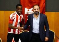 LEİCESTER - Sivasspor, Diabate'ye Resmi İmzayı Attırdı