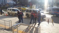 TELEFON KABLOSU - Trabzon'da 13 Hırsızlık Olayının Zanlıları Jandarma Tarafından Yakalanarak Cezaevine Gönderildi